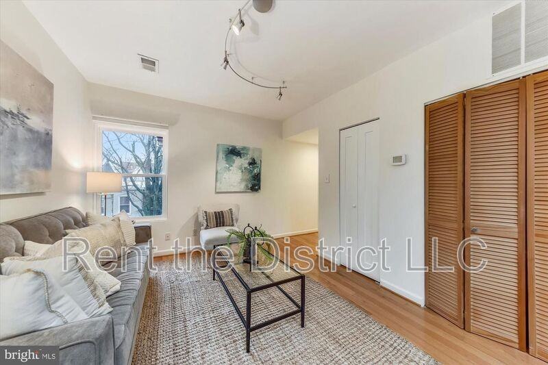 1446 Newton St Nw #3 - Photo 3 of 20