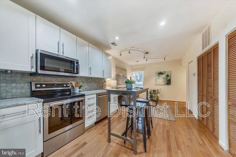 1446 Newton St Nw #3 - Photo 6 of 20