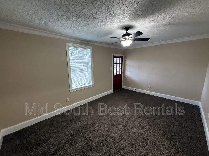 989 Semmes St - Photo 3 of 13