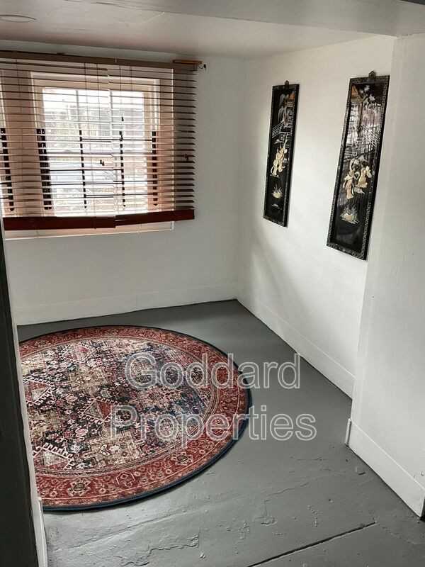 4320 Sheldon Ave - Photo 7 of 19