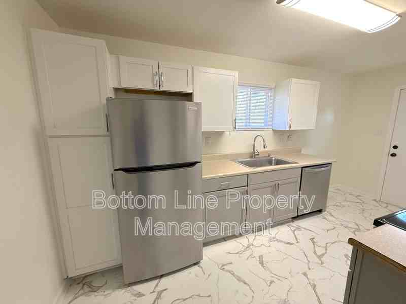 2011 Holly St - Photo 4 of 12