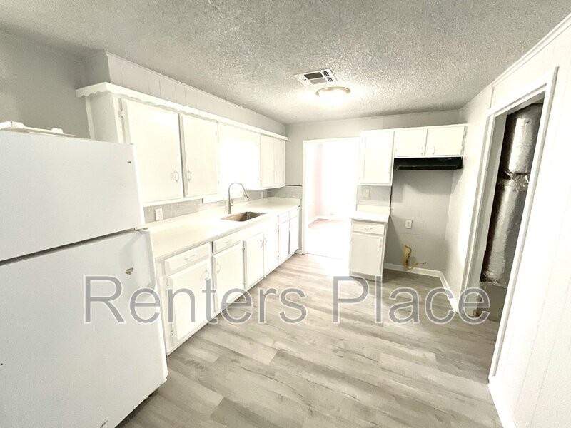 4204 S 25th West Ave - Photo 5 of 11