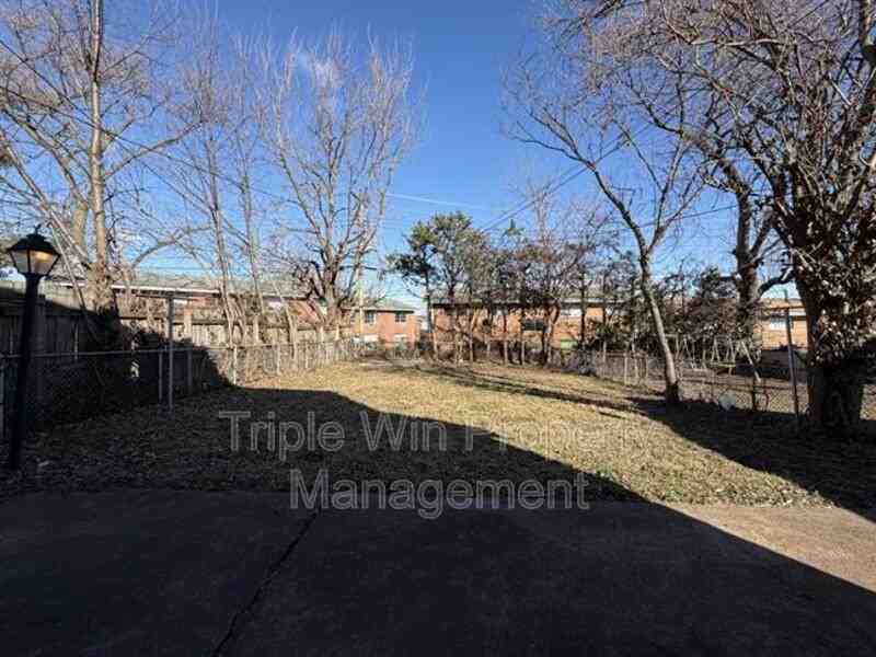 3915 Itaska St - Photo 5 of 40