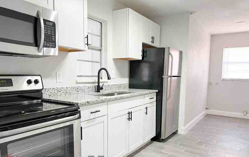 2092 Willie Mays Pkwy - Photo 7 of 15