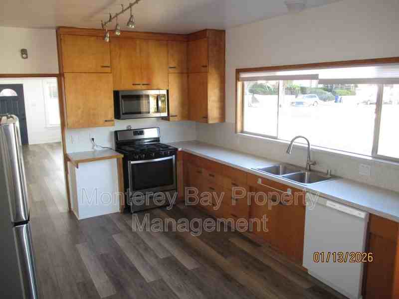 650 Hawthorne St - Photo 5 of 20