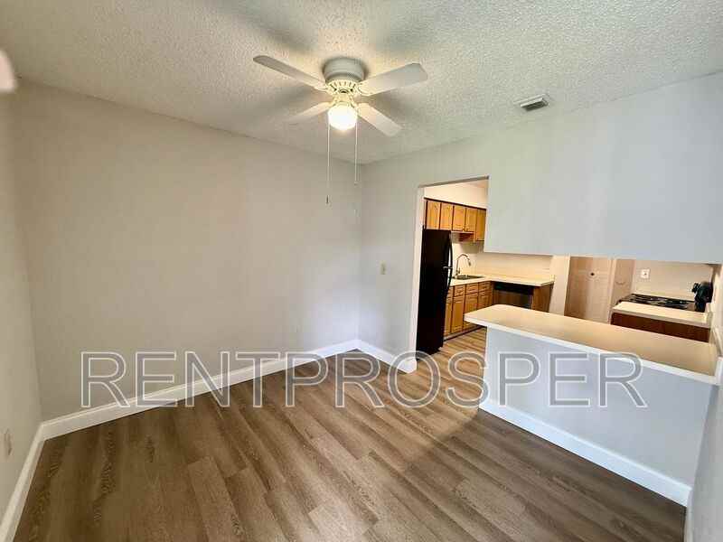 4413 S Semoran Blvd #7 - Photo 4 of 30