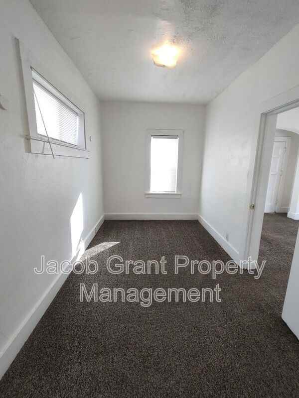 654 W Lander St #1 - Photo 6 of 9