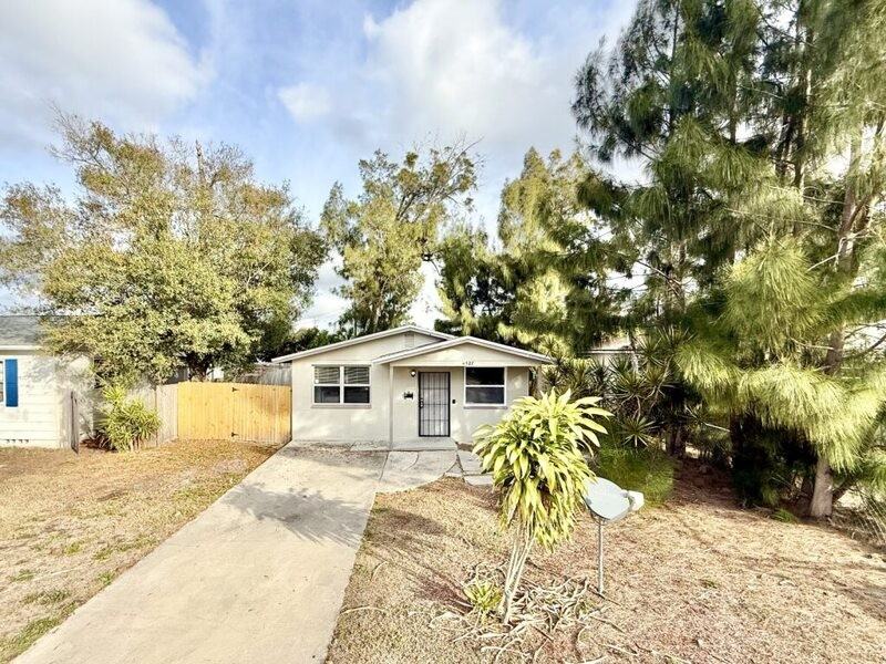 4327 14th Ave S - Photo 3 of 50