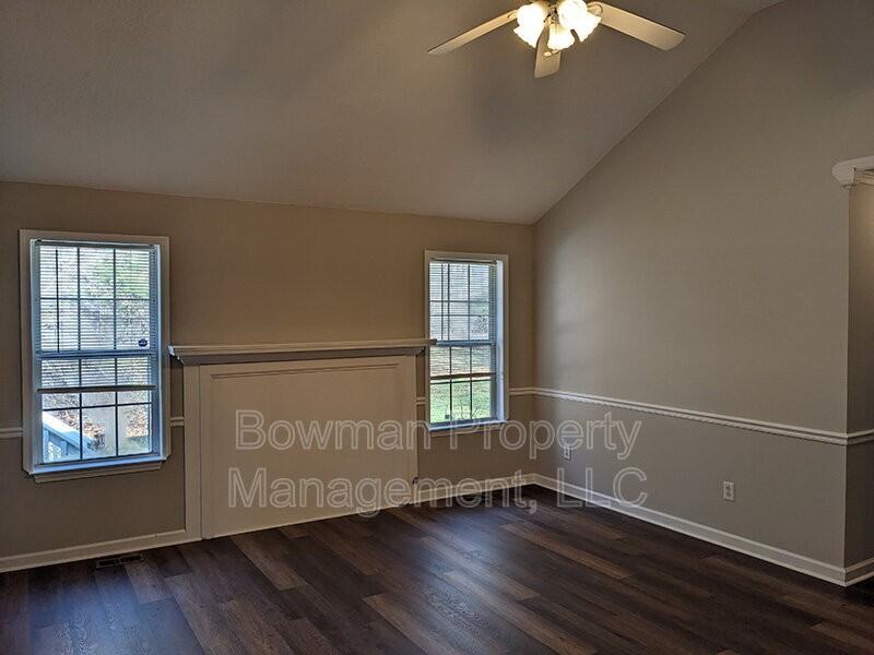 1140 Hunter Trl - Photo 3 of 26