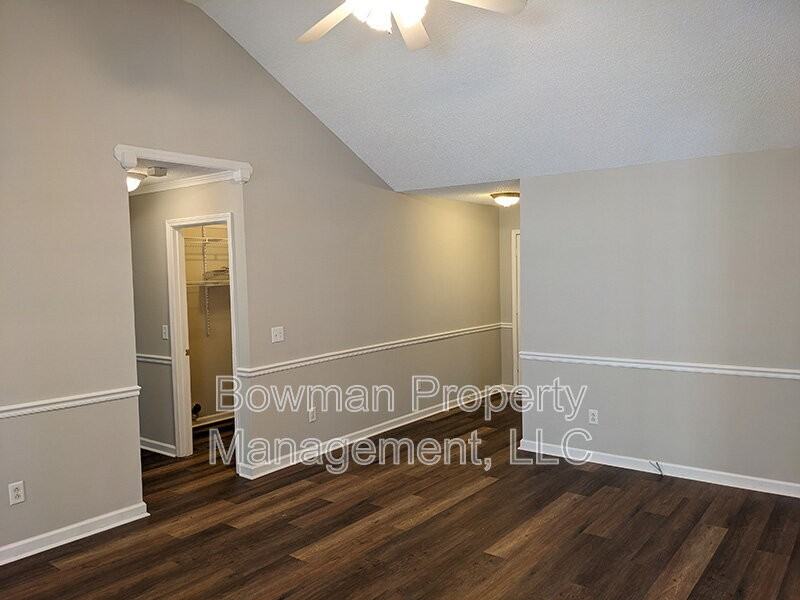 1140 Hunter Trl - Photo 4 of 26