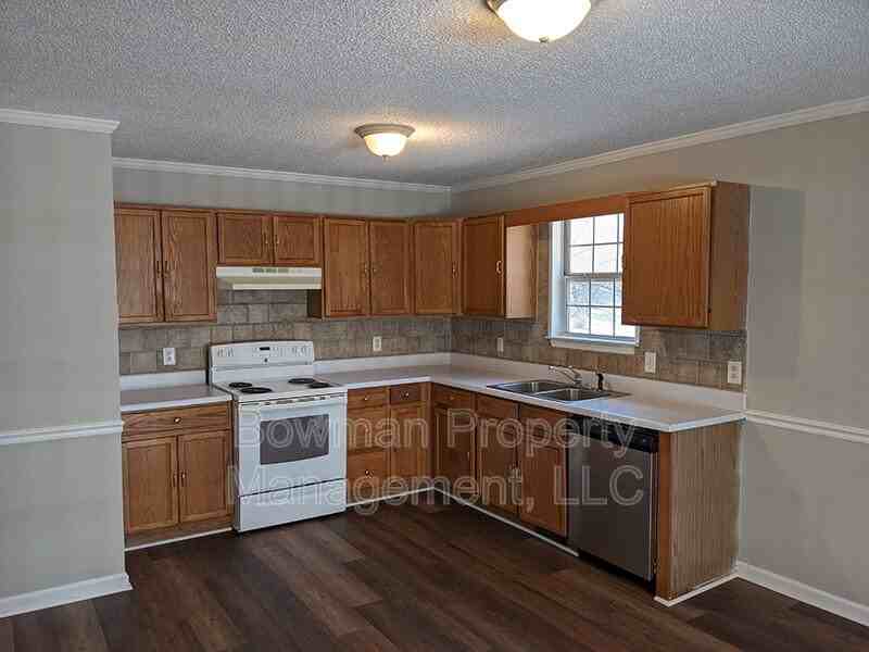 1140 Hunter Trl - Photo 6 of 26