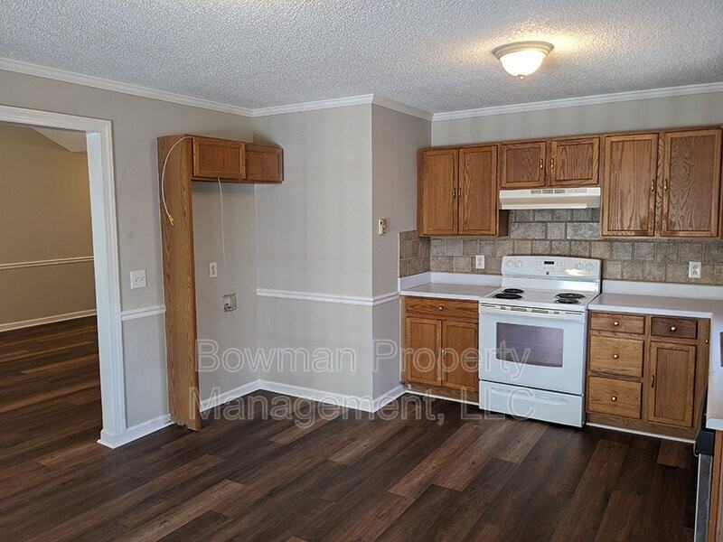 1140 Hunter Trl - Photo 7 of 26