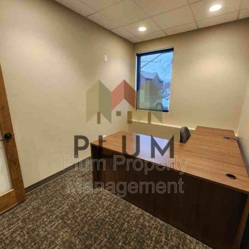 425 N 5th St W #113 - Photo 5 of 7