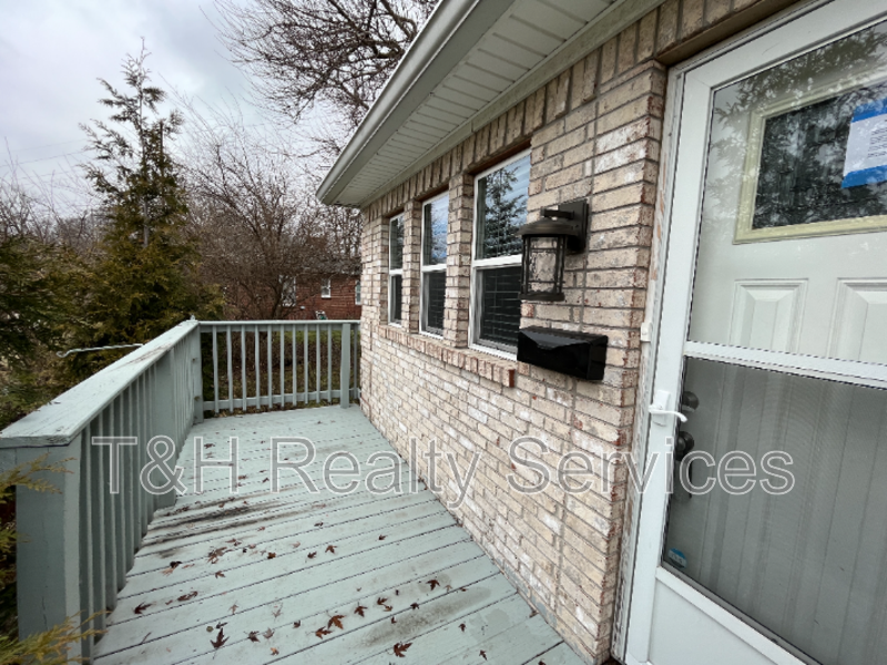 333 N 7th Ave - Photo 2 of 17