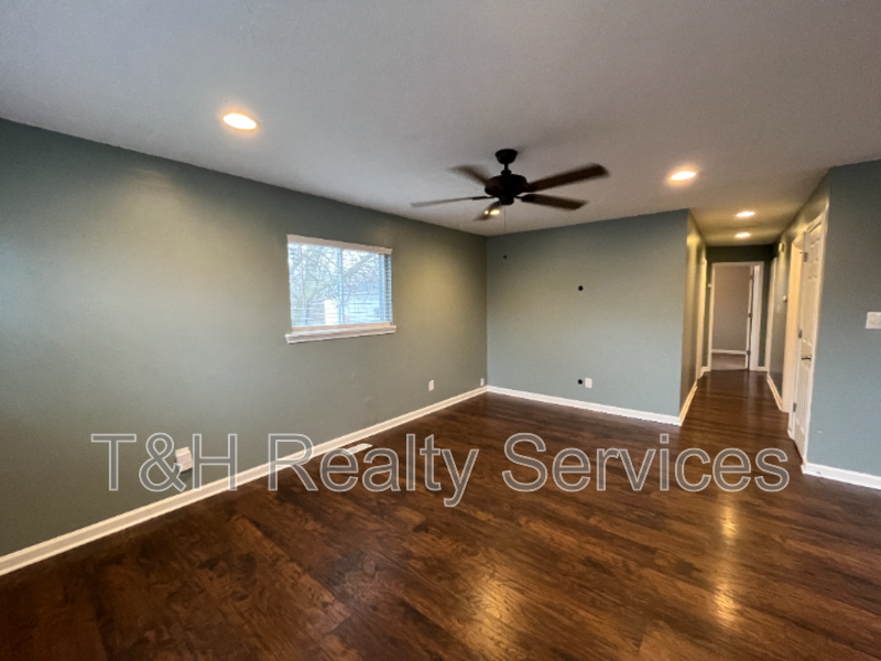 333 N 7th Ave - Photo 4 of 17