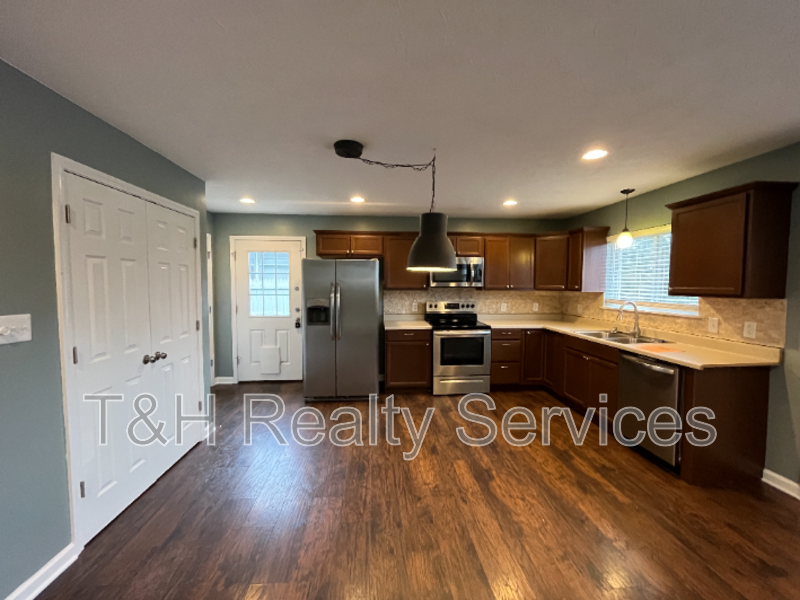 333 N 7th Ave - Photo 6 of 17