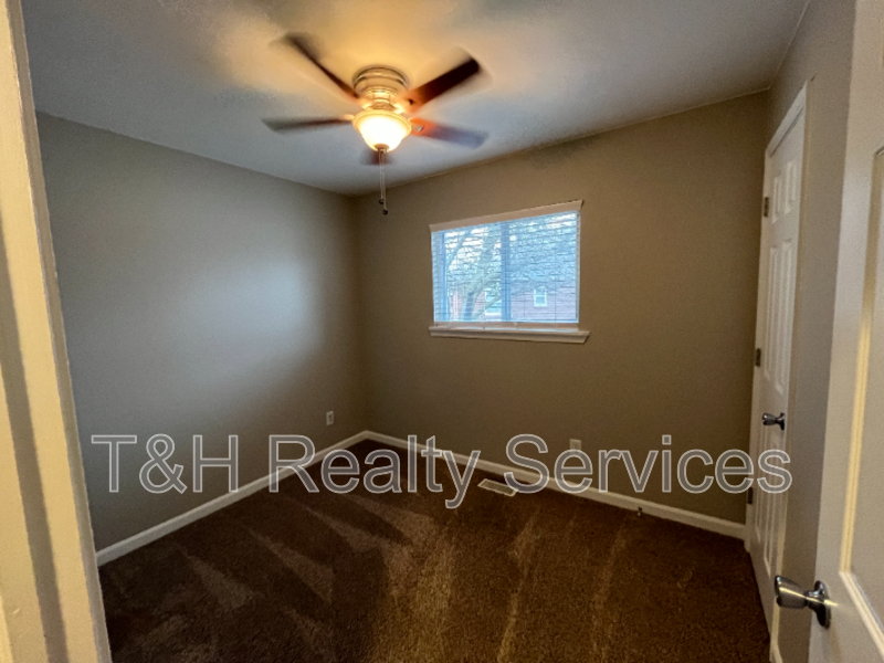 333 N 7th Ave - Photo 7 of 17