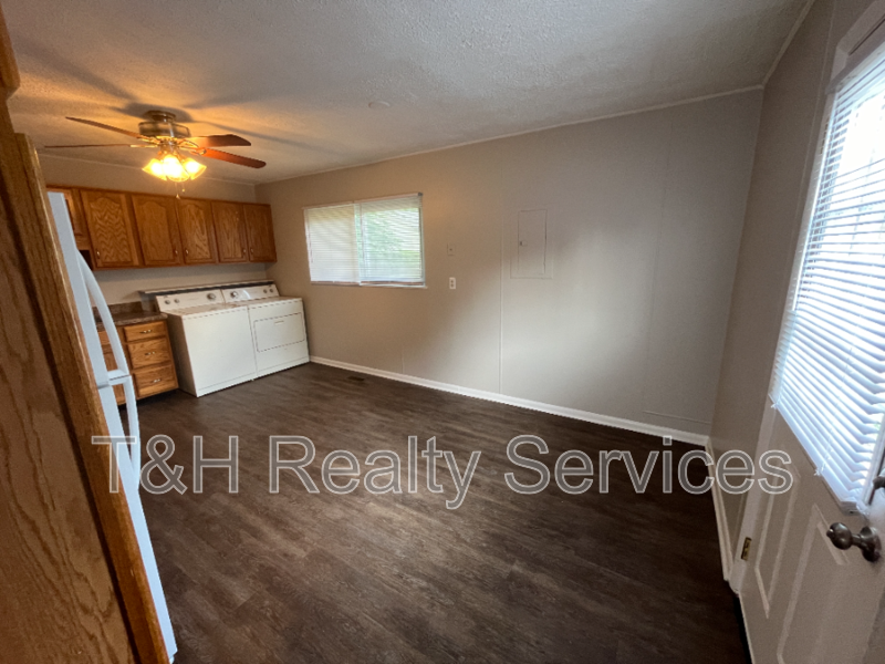 2645 Calbert Dr - Photo 5 of 23