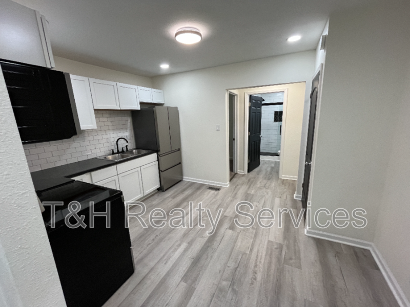 1831 Olive St - Photo 7 of 27