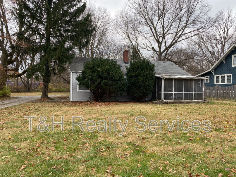 4924 Carvel Ave - Photo 3 of 12