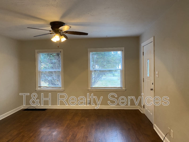 4924 Carvel Ave - Photo 4 of 12