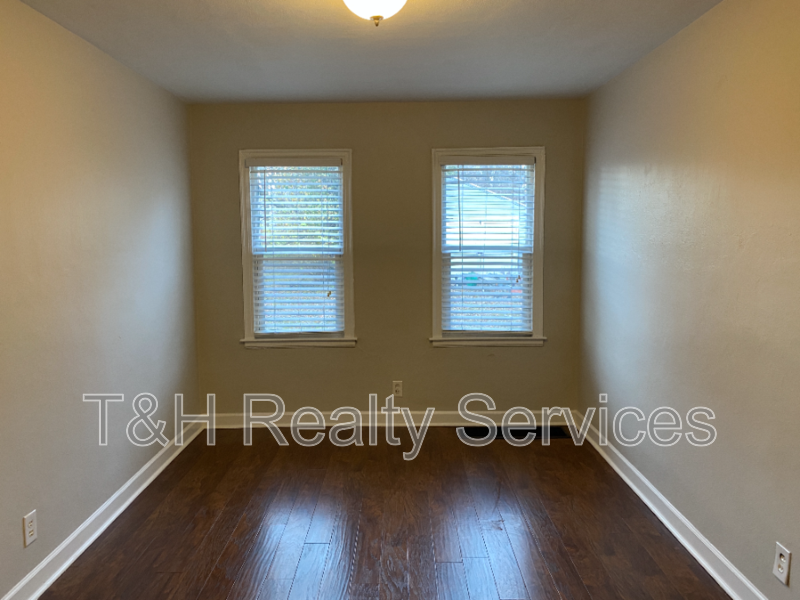 4924 Carvel Ave - Photo 5 of 12