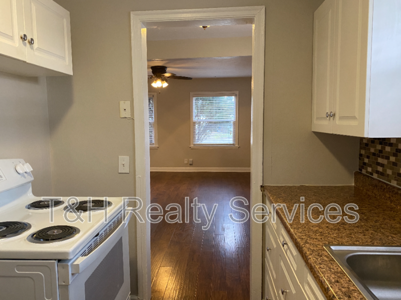 4924 Carvel Ave - Photo 6 of 12