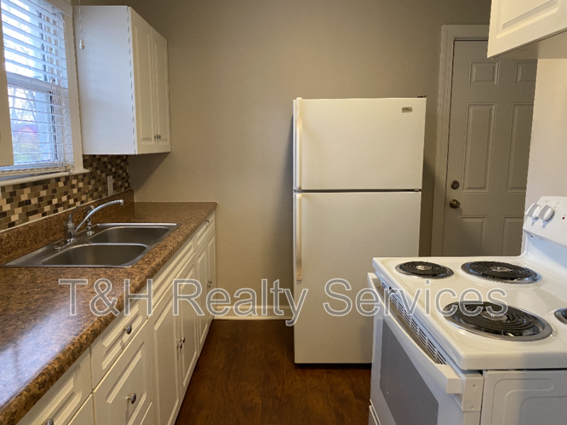 4924 Carvel Ave - Photo 7 of 12