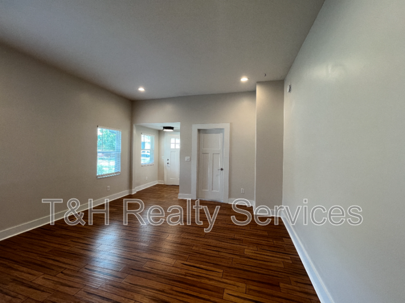 1202 Harlan St - Photo 3 of 18