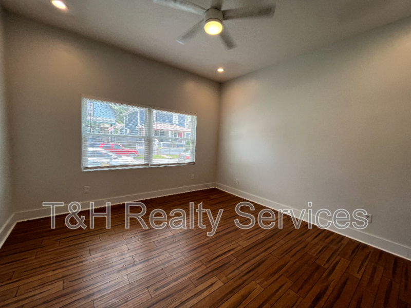 1202 Harlan St - Photo 7 of 18