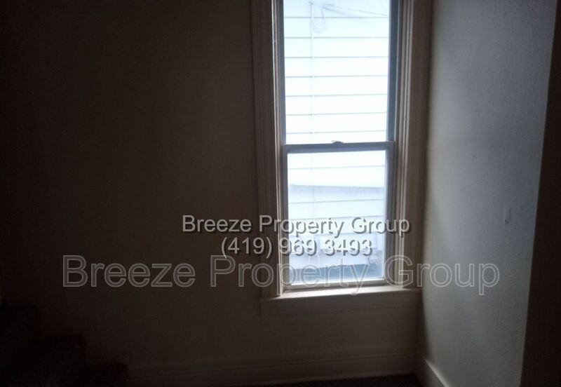 3130 Stickney Ave - Photo 3 of 5