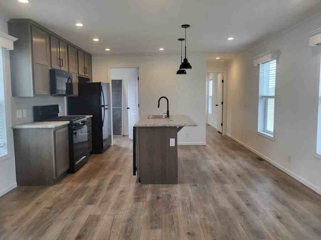 3 Swan Ln - Photo 2 of 25