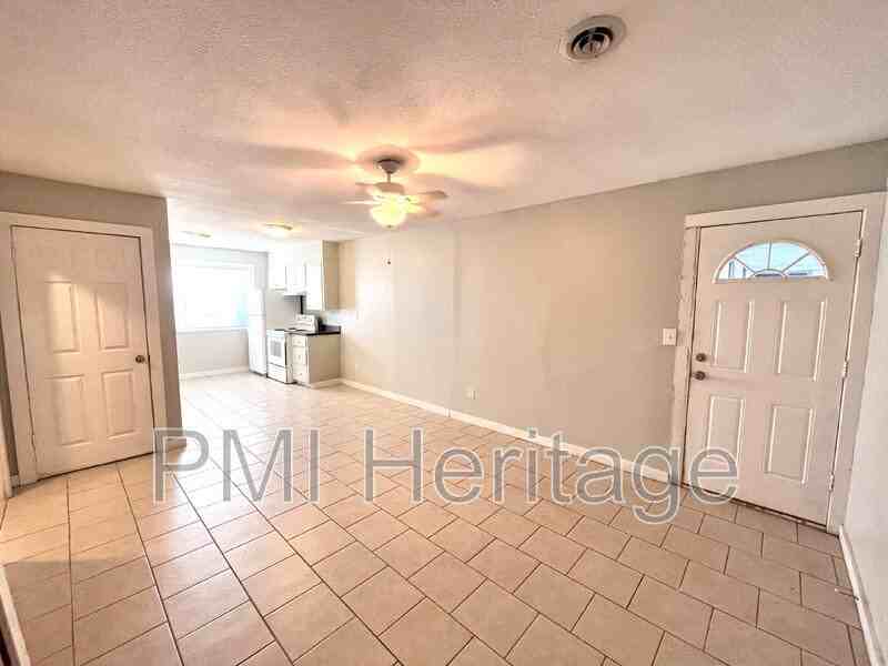 15 W Martin Luther King Jr Blvd #3 - Photo 3 of 9