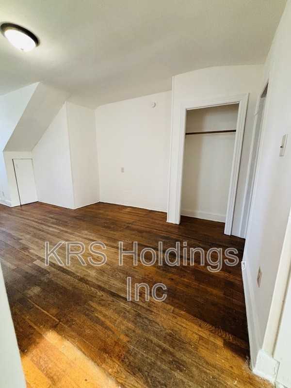 215 W Little Creek Rd #4 - Photo 4 of 7