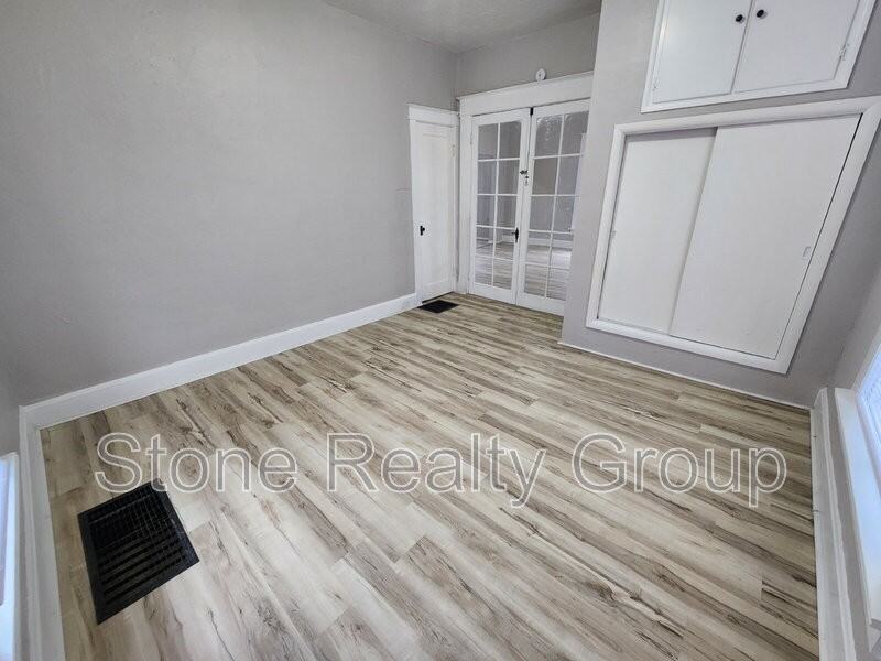 820 S 19th St - Photo 4 of 10