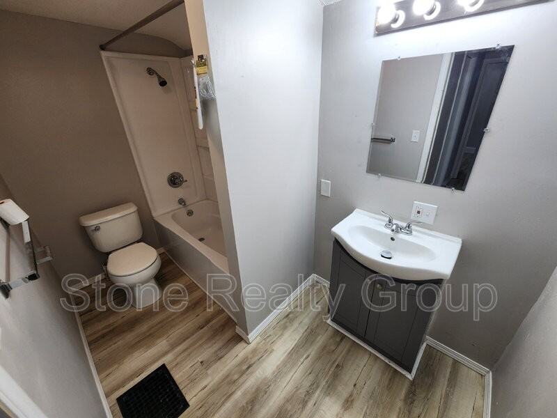 820 S 19th St - Photo 7 of 10