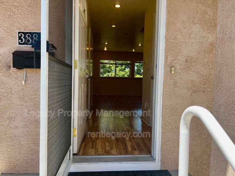 3884 Bayview Cir - Photo 4 of 13