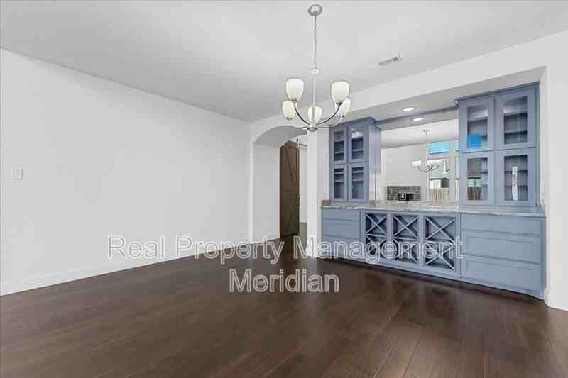 14928 Belclaire Ave - Photo 6 of 20