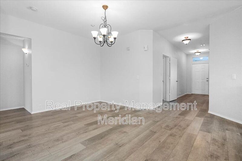 1704 Little Deer Ln - Photo 2 of 20