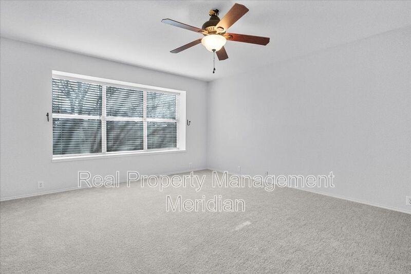 1704 Little Deer Ln - Photo 5 of 20