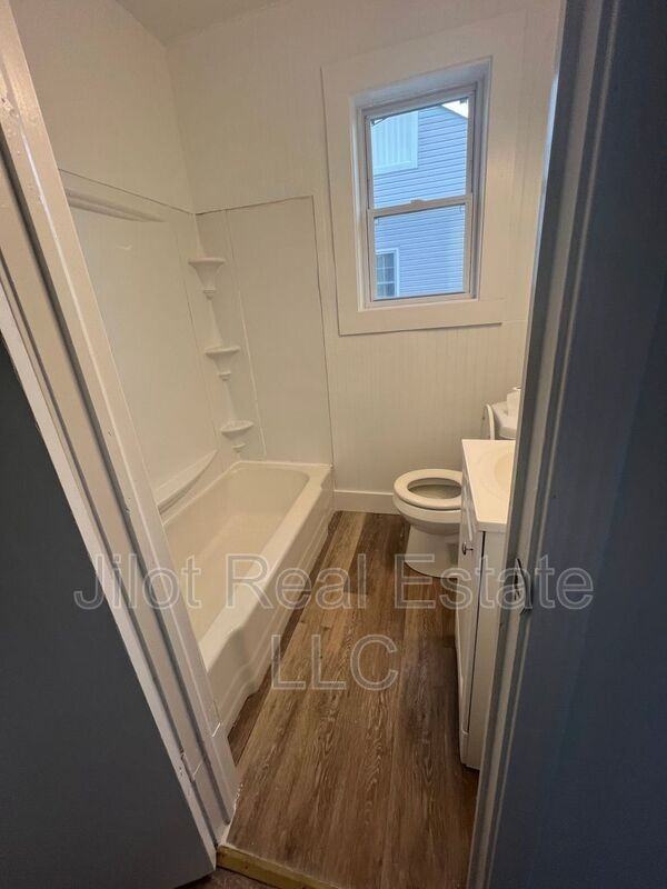 3374 Colville Ave - Photo 5 of 10