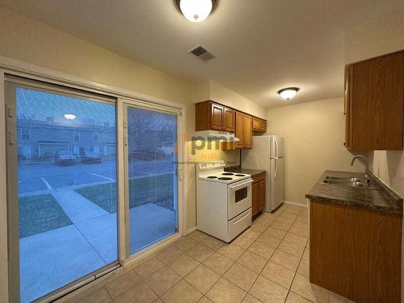 2217 Yorktowne Dr - Photo 6 of 15