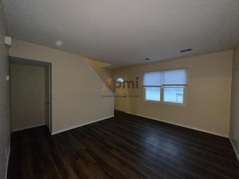 2221 Yorktowne Dr - Photo 3 of 14