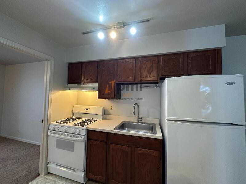 703 Elm St #B - Photo 6 of 13