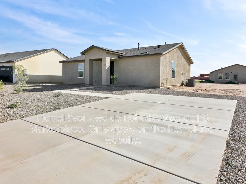 10453 W Arvada Dr - Photo 2 of 22