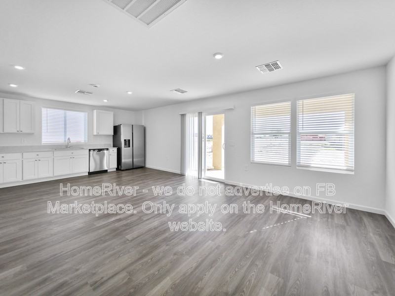 10453 W Arvada Dr - Photo 3 of 22