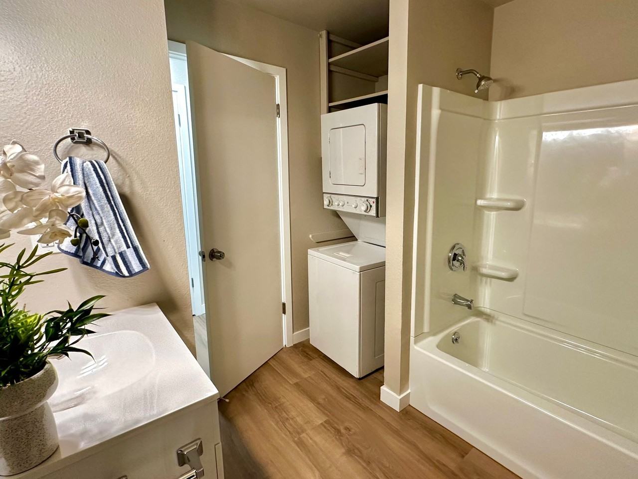 Greenview Apt - Photo 5 of 8