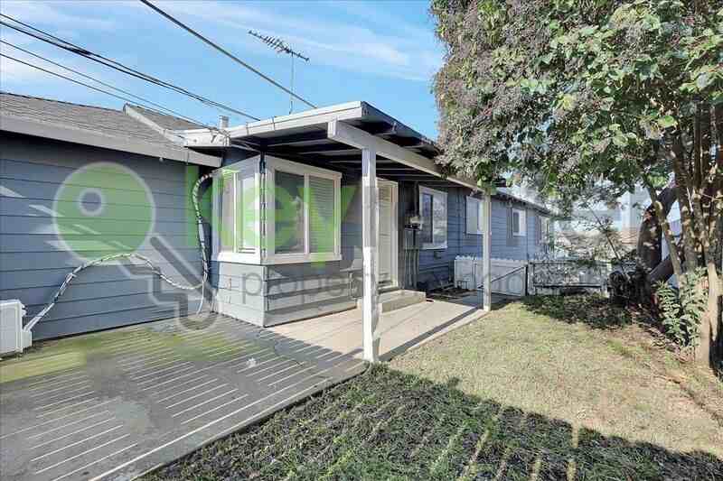 246 Santiago Ave - Photo 2 of 23