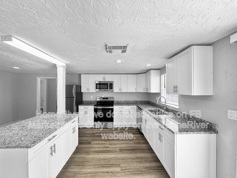 1150 52nd St - Photo 7 of 22