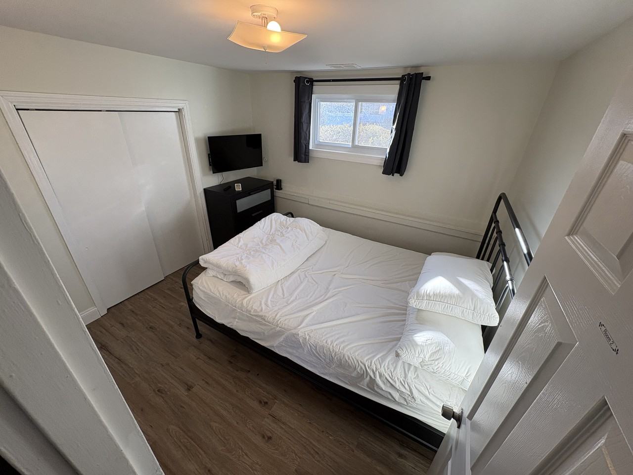 35 Holiday Park Drive - Photo 5 of 8